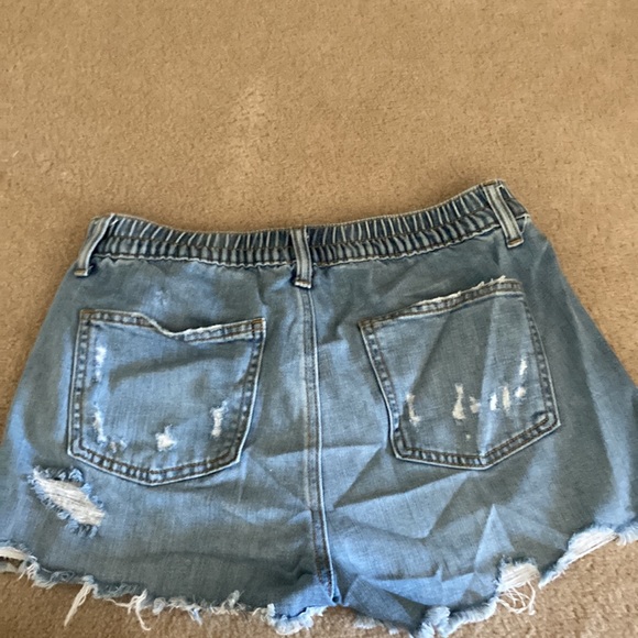 Simple blue denim shorts for sale! - Picture 2 of 3
